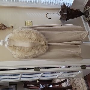 Mimosito Shawl wrap poncho cardigan sweater faux fur collar Cream One Size New …